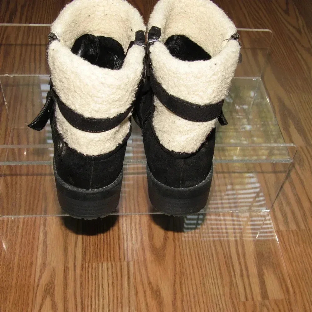 Liz Claiborne Black Zip Ankle Boots Booties Size 6 - Picture 4 of 5